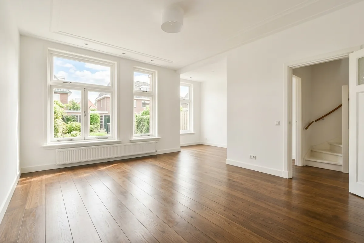 Woningontruiming en bezemschone oplevering door Keyo