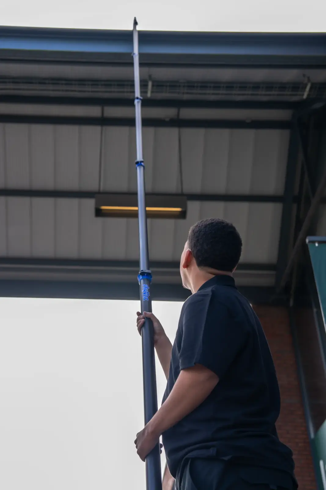 Industriële reiniging van een productie-installatie